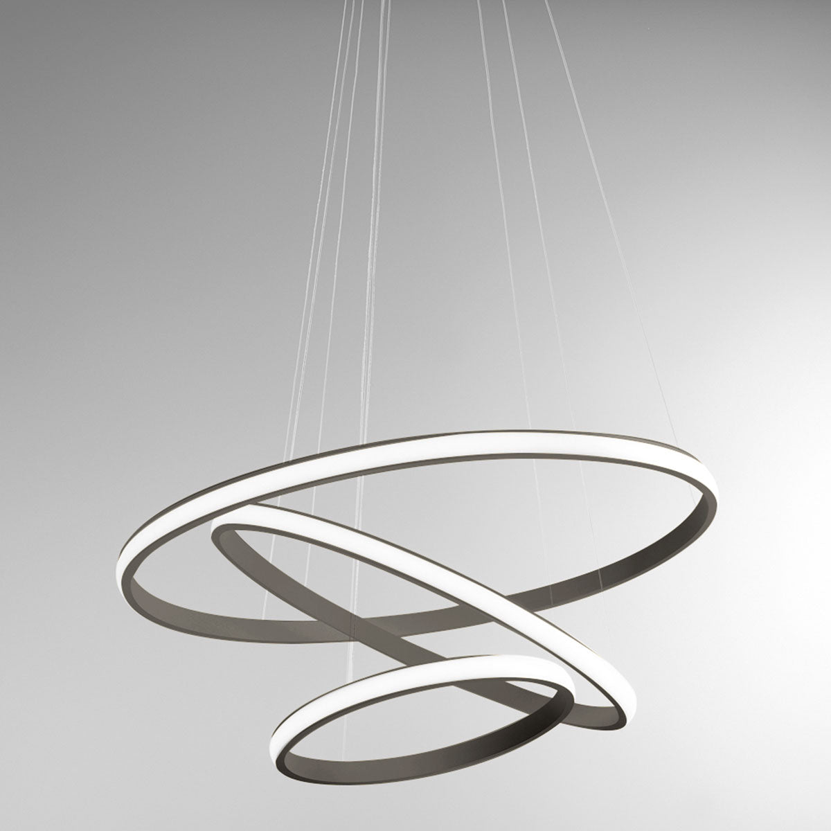 GEALUCE Montatura in alluminio satinato bianco-oro-titanio. Diffusore in silicone bianco opale. LED IOLE S/3 GEALUCE Montatura in alluminio satinato bianco-oro-titanio. Diffusore in silicone bianco opale. LED IOLE S/3